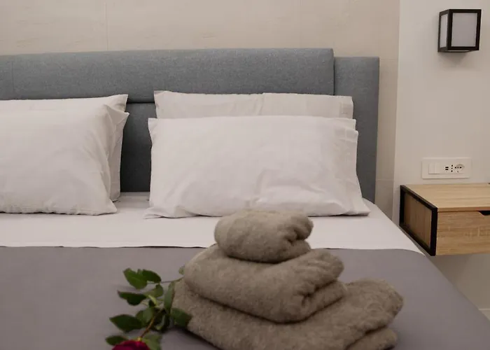 Sora Maria In Konukevi